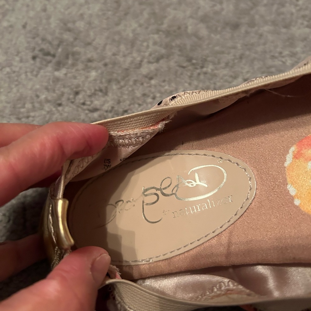 Naturalizer Ursela Bromstad floral gold flat shoes women 7 W wide ballerina flat - Picture 4 of 5